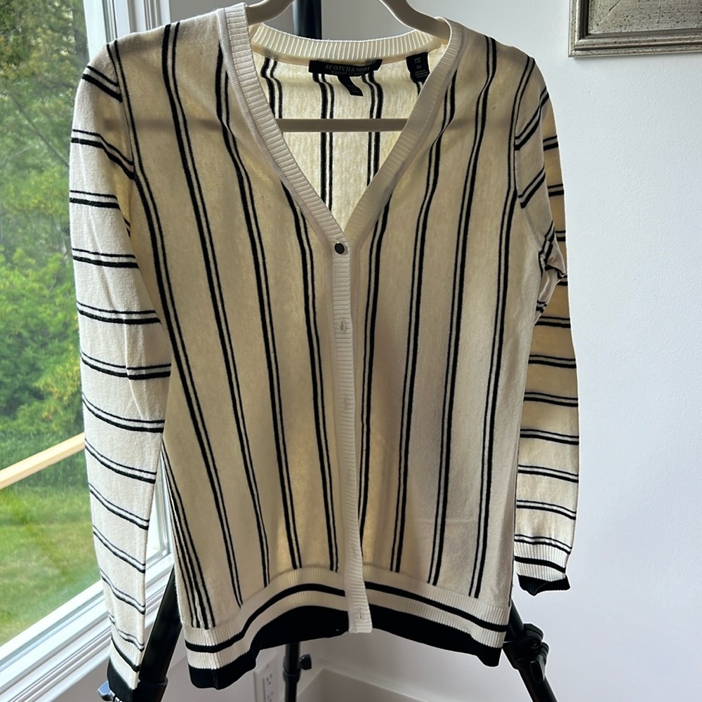 Bundle 5 dresses in my closet - $90
5 sweaters/shirts -$50
Mix/match -$70